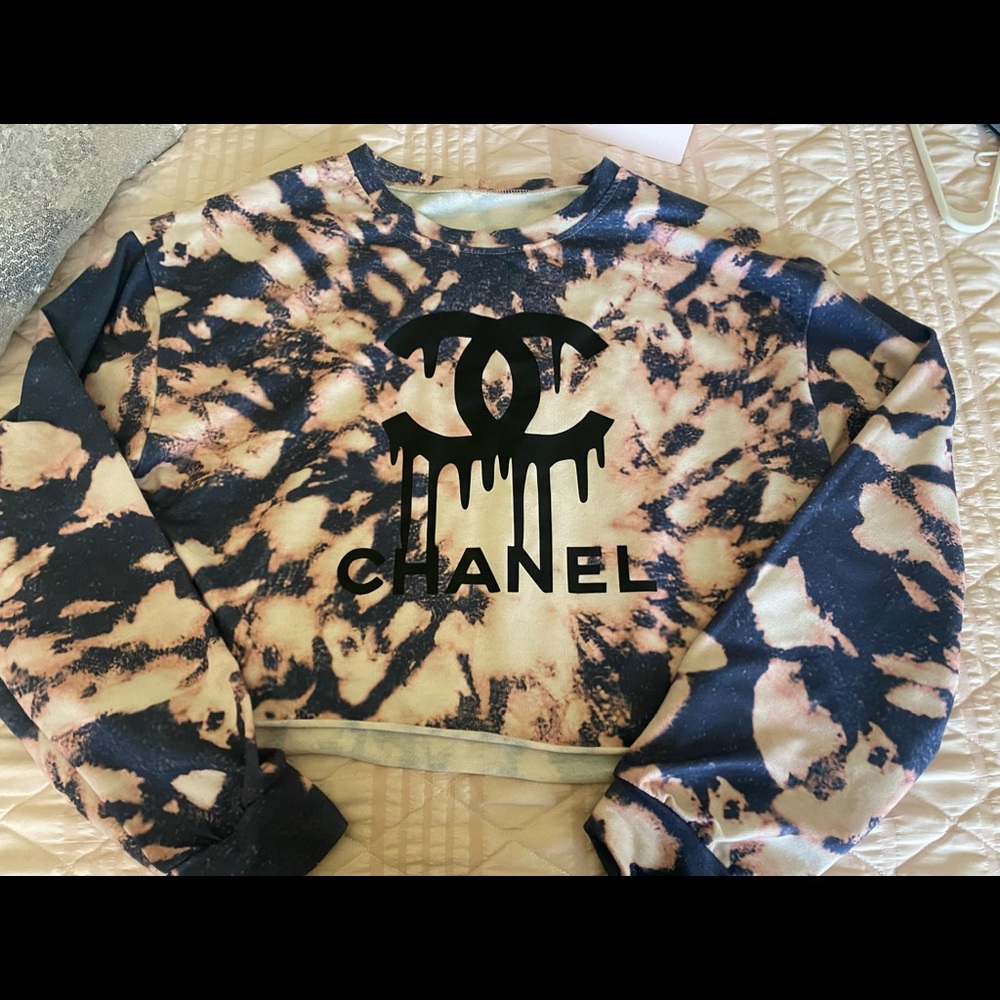 Chanel logo Long sleeve cropped shirt